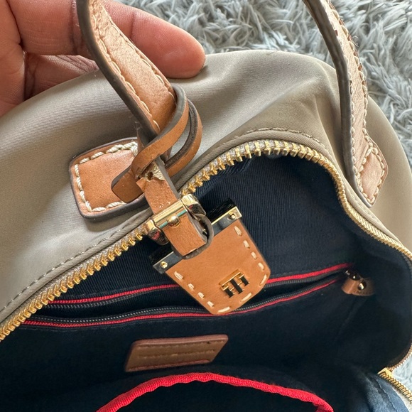 Tommy Hilfiger Small Beige & Brown Women' s Backpack. Some wear on the handle. - Picture 6 of 7